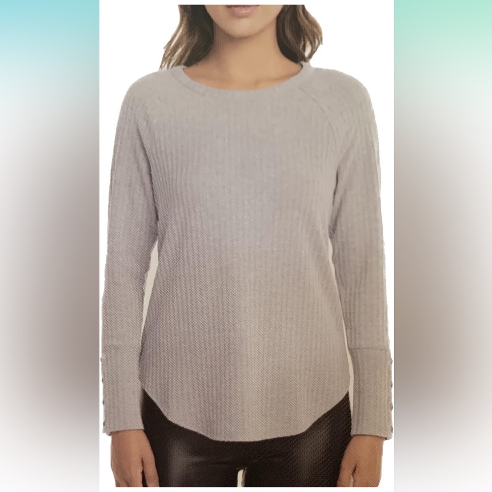 •CHASER•GRAY RIBBED KNIT BUTTON WRIST LONG SLEEVE TOP SIZE MEDIUM EUC